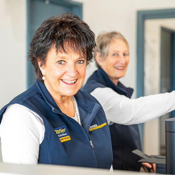 echuca windscreens reception staff