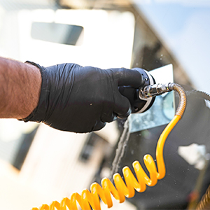 filling windscreen chip